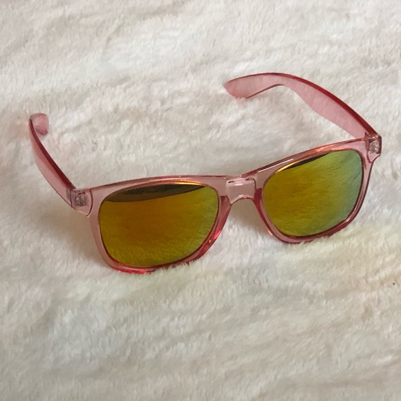 🛍 Clear Pink Mirrored Sunglasses - Picture 3 of 3